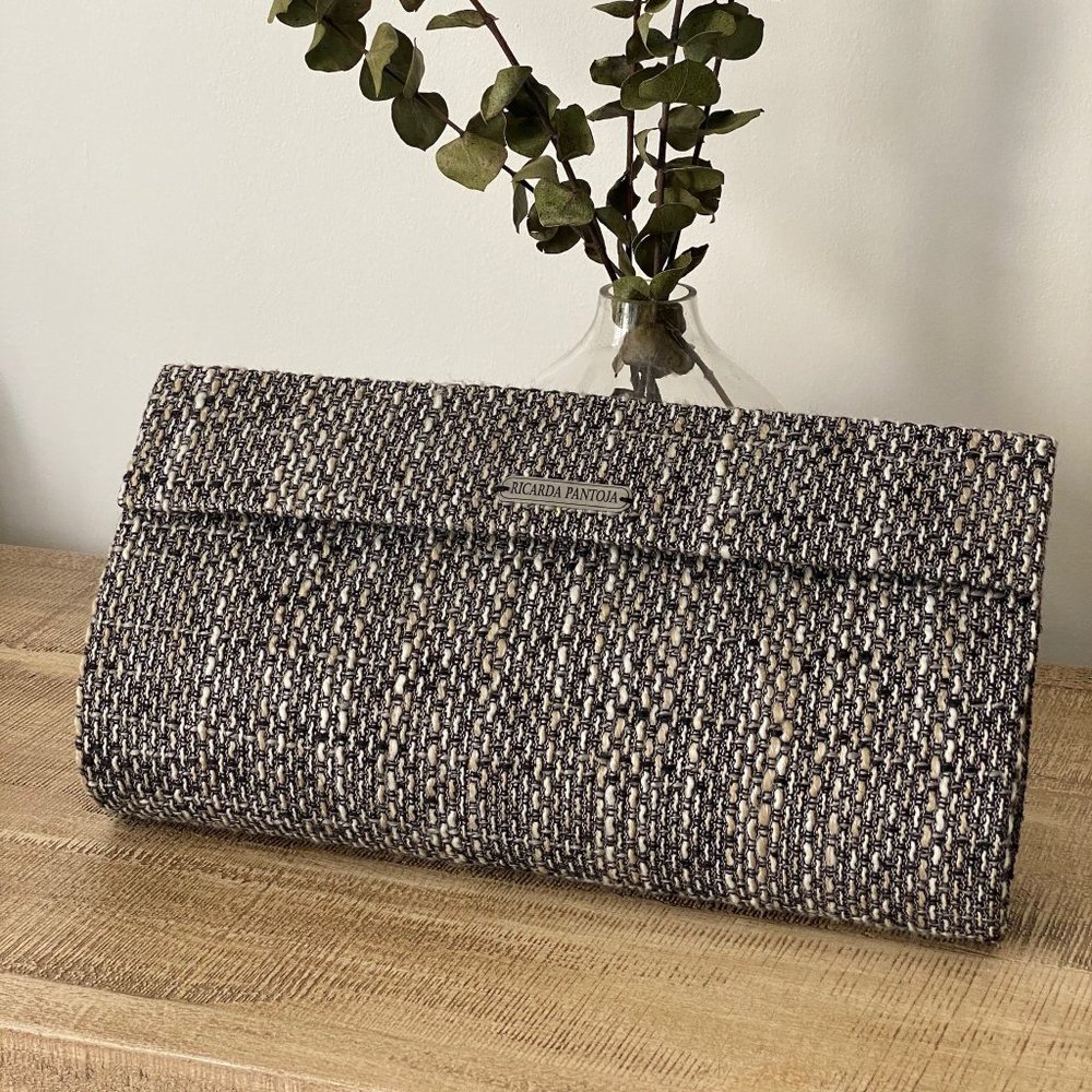 CASUAL BLACK CLUTCH